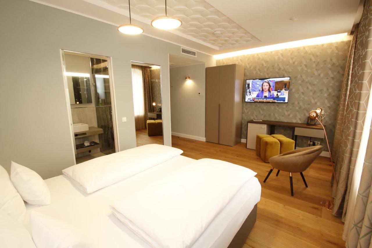 Amelie No 1 Hotel & Appartements Ландау  Экстерьер фото