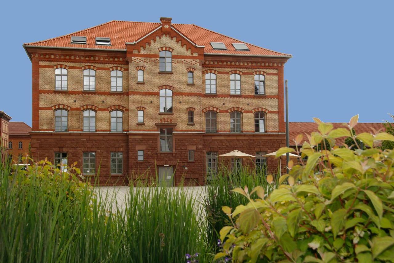 Amelie No 1 Hotel & Appartements Ландау  Экстерьер фото